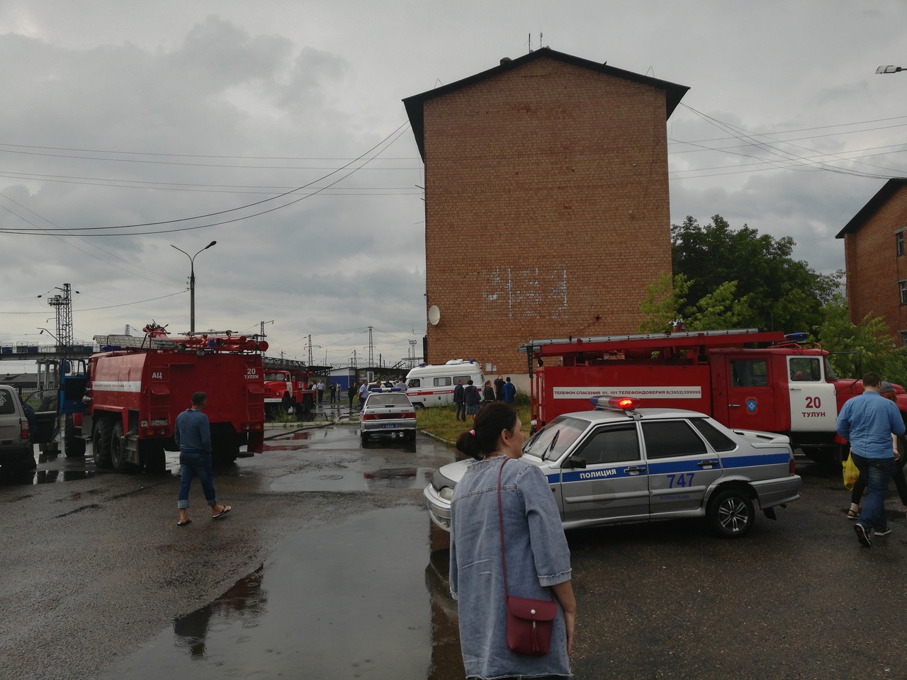 Пожар запасном. Пожарная часть город Тулун. Пожар в Тулуне. Пожарные города Тулуна. Сотрудники пожарной части города Тулуна.