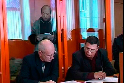 Ринат Салехов во время судебного заседания
