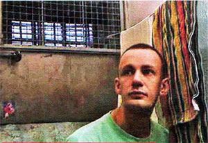 Виктор Корякин в тюремной камере