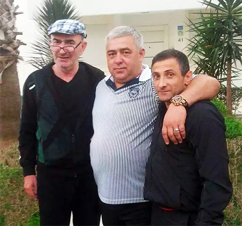 Слева: Роланд Гегечкори (Шляпа), Владимир Жураковский (Вова Пухлый) и Рома Ротман, 2014 год, Турция