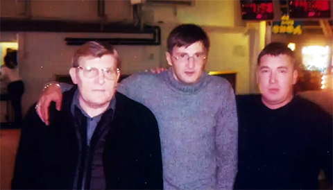 Слева воры в законе: Владимир Баркалов (Блондин), Олег Плотников (Плотник) и Олег Рогачев (Рогаченок)