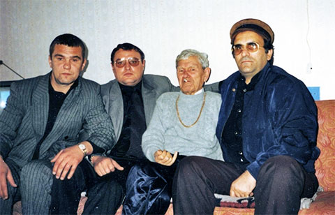 Слева воры в законе: Сергей Клементьев (Клим), Александр Громоздин (Гром), Павел Стражников (Паша Стражник) и Кор-Оглы Мамедов (Каро)