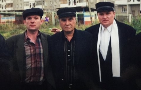 Слева воры в законе: Олег Сухочев (Сухач), 3) Ушанги Джанкарашвили (Гиви), 4) Александр Громоздин (Гром)