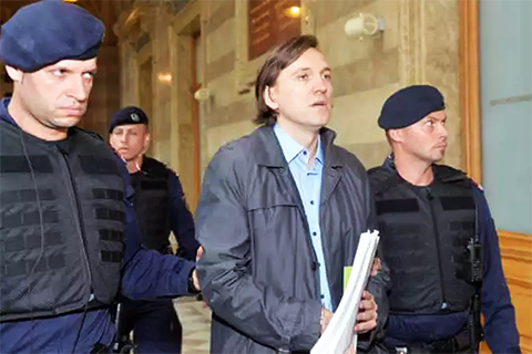 Киллер Анатолий Радченко, по кличке Челентано перед судебным заседанием
