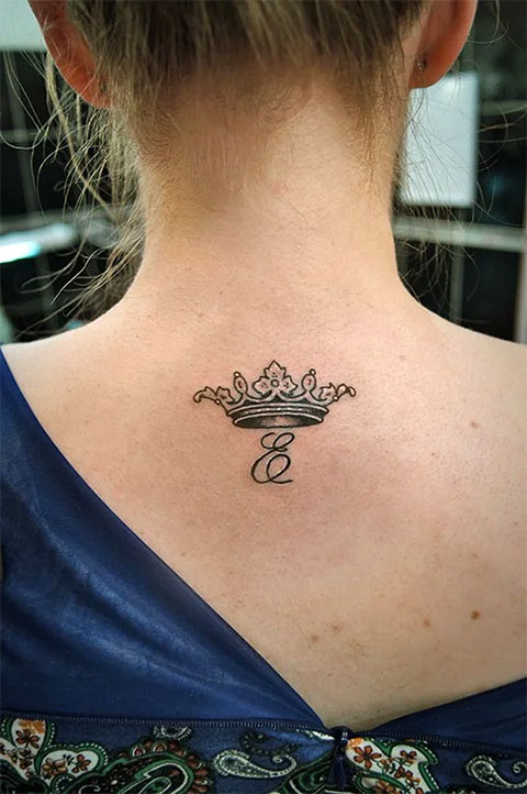 Женские татуировки с надписями на латыни – значимость и стиль